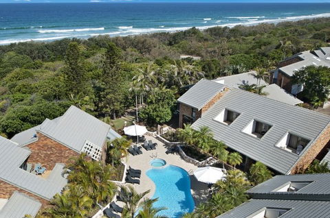 Glen Eden Beach Resort - Tourism Gold Coast 1
