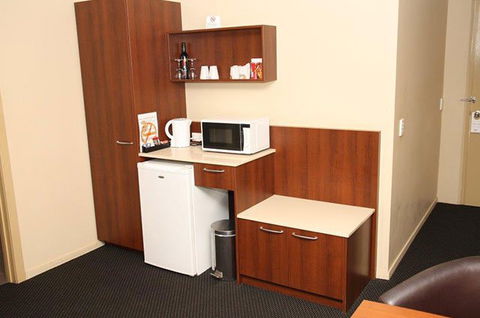 Rocky Resort Motor Inn - Tourism Gold Coast 0