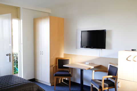 Mid City Motor Inn - Tourism Gold Coast 0