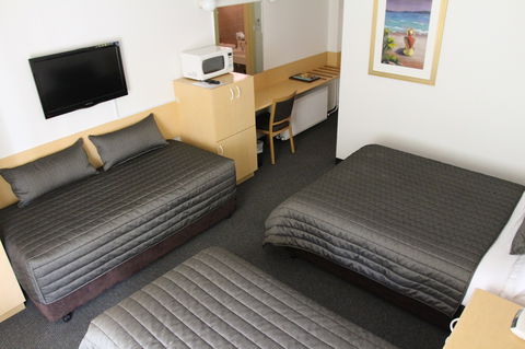 Mid City Motor Inn - Tourism Gold Coast 5