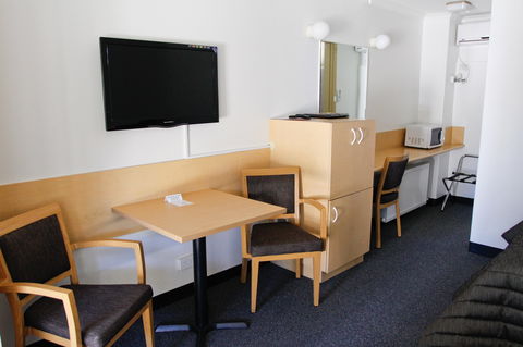 Mid City Motor Inn - Tourism Gold Coast 8