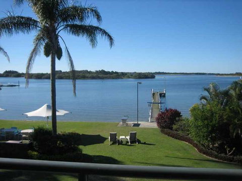 Moby Dick Waterfront Motel - Tourism Gold Coast 1