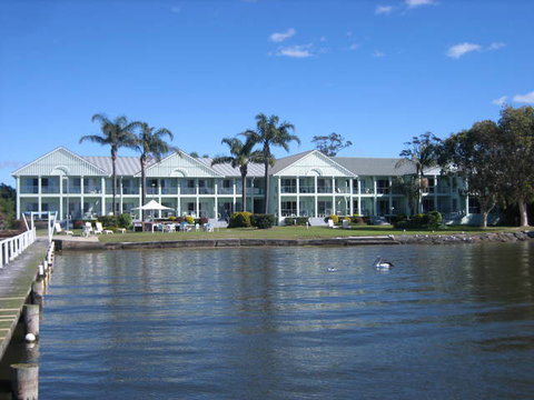 Moby Dick Waterfront Motel - Tourism Gold Coast 5