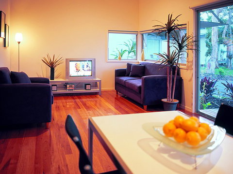 Mobys Beachside Retreat - Tourism Gold Coast 1
