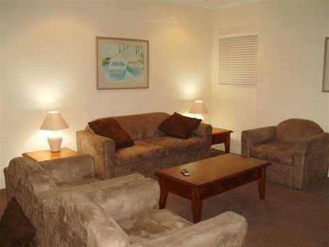 Mollymook Cove Apartments - Tourism Gold Coast 0