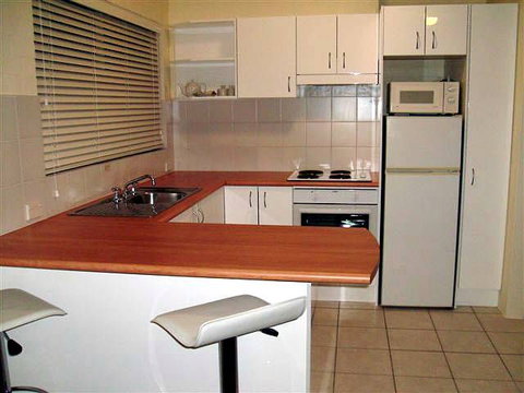 Mollymook Cove Apartments - Tourism Gold Coast 3