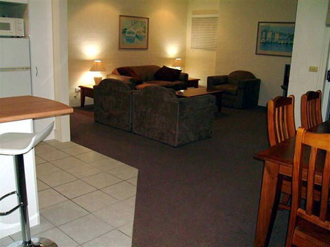 Mollymook Cove Apartments - Tourism Gold Coast 4