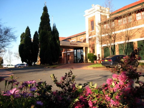 Monte Pio Motor Inn - Tourism Gold Coast 0