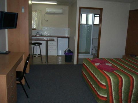 Nanango Fitzroy Motel - Tourism Gold Coast 3