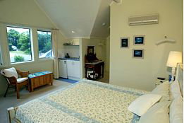 Nelson Bay Getaway - Tourism Gold Coast 0