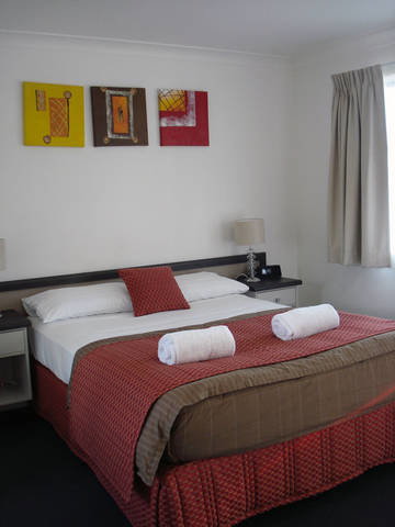 Oakey Motor Inn - Tourism Gold Coast 1