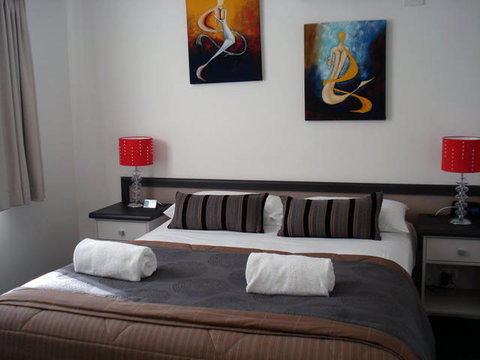 Oakey Motor Inn - Tourism Gold Coast 0