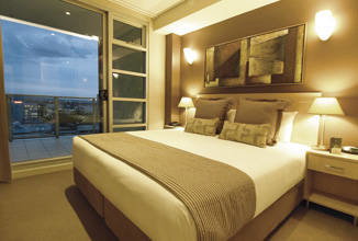 Oaks Embassy Hotel - Tourism Gold Coast 0