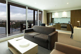 Oaks Embassy Hotel - Tourism Gold Coast 2
