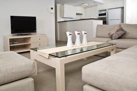 Oaks On Castlereagh - Tourism Gold Coast 0