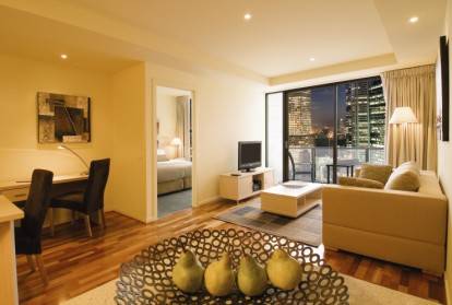 Oaks On Lonsdale - Tourism Gold Coast 1