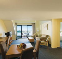 Oaks Waterfront Resort - Tourism Gold Coast
