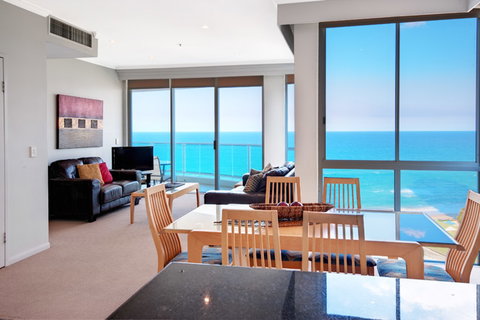 Pacific Views Resort - Main Beach - Tourism Gold Coast 0