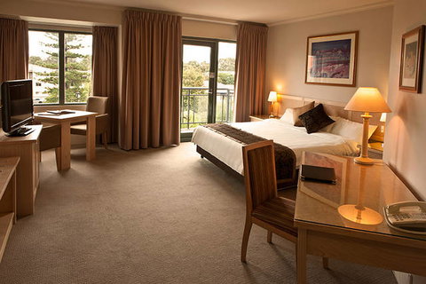 Pagoda Resort & Spa - Tourism Gold Coast 2