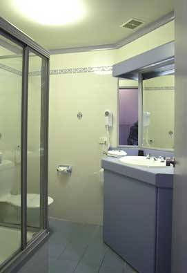 Palm Court Motor Inn - Tourism Gold Coast 2