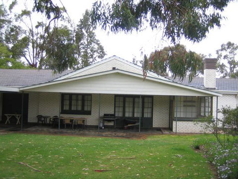 Pinkerton Hill (Naracoorte Cottages) - Tourism Gold Coast 1