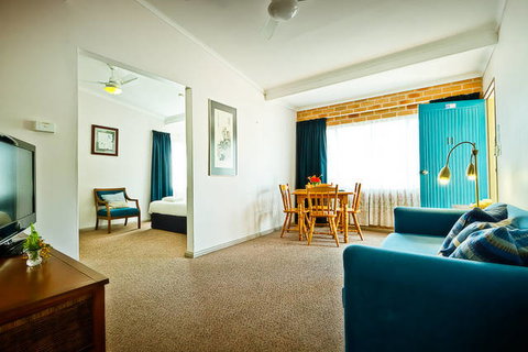 Premier Motor Inn - Tourism Gold Coast 6