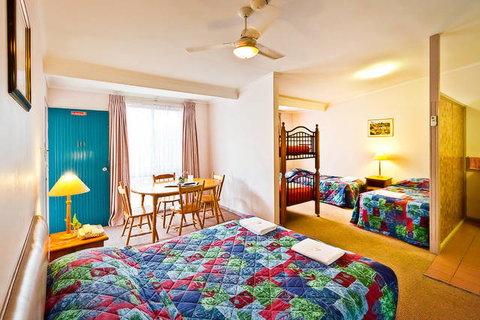 Premier Motor Inn - Tourism Gold Coast 7