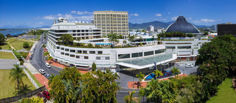 Pullman Reef Hotel Casino - Tourism Gold Coast 3