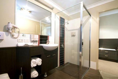 Quality Hotel Platinum International - Tourism Gold Coast 8