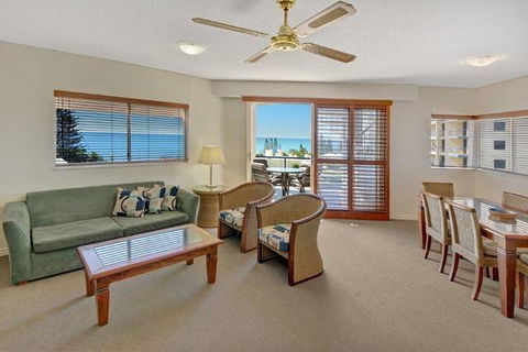 Raffles Mooloolaba - Tourism Gold Coast 7