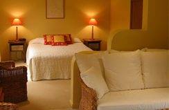 Santa Fe Luxury Bed & Breakfast - Tourism Gold Coast 0