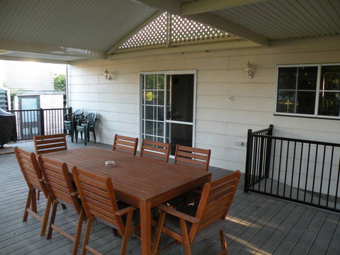 Smith Street Villa (Naracoorte Cottages) - Tourism Gold Coast 2