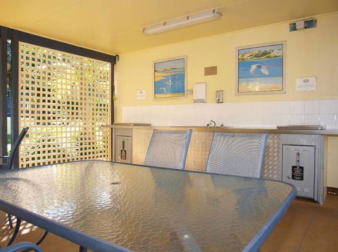 South Pacific Apartments - Tourism Gold Coast 3