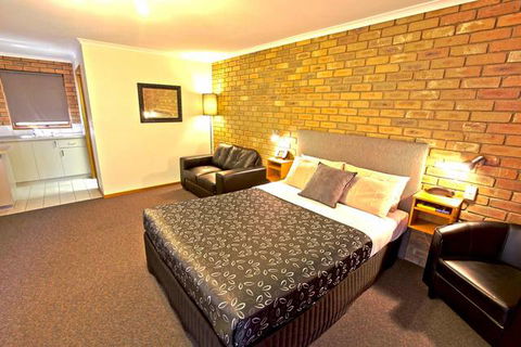 Statesman Motor Inn - Tourism Gold Coast 2