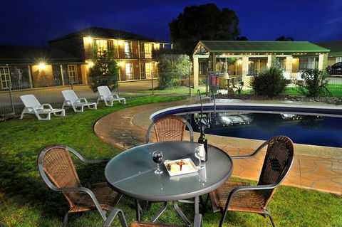Statesman Motor Inn - Tourism Gold Coast 4