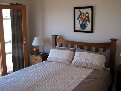 Strath Valley View B And B - Tourism Gold Coast 2