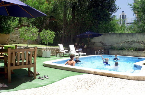 Sullivans Hotel - Tourism Gold Coast 3