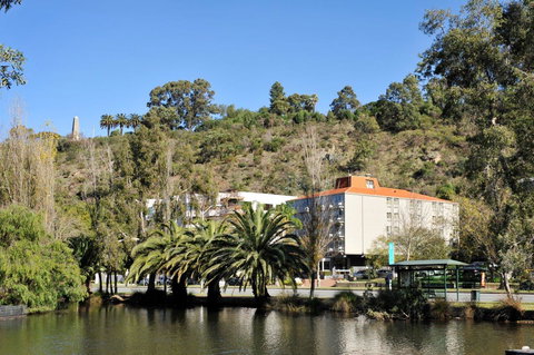 Sullivans Hotel - Tourism Gold Coast 4