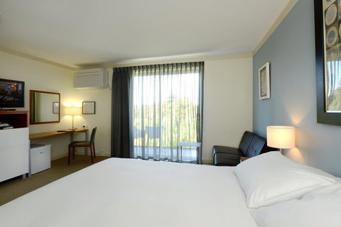 Sullivans Hotel - Tourism Gold Coast 6