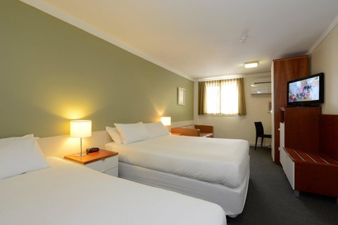 Sullivans Hotel - Tourism Gold Coast 7