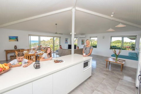 The Retreat Beach Houses - Tourism Gold Coast 4