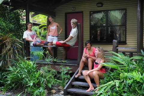 Airlie Beach Magnums Backpackers - Tourism Gold Coast 2