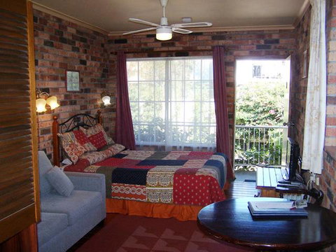 The Coachman Motor Inn - Tourism Gold Coast 2
