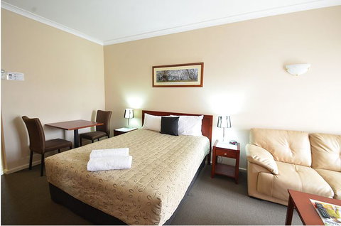 Top Of The Town Motel - Tourism Gold Coast 0
