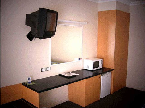 Victoria Lodge Motor Inn & Serviced Apartments - Tourism Gold Coast 3