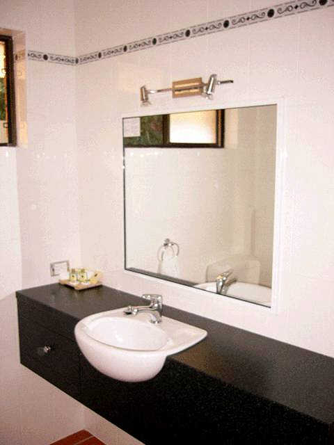 Victoria Lodge Motor Inn & Serviced Apartments - Tourism Gold Coast 4