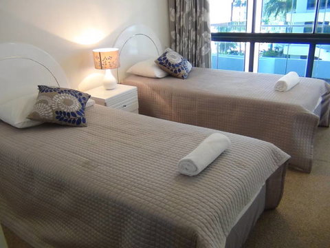 Victoria Square Apartments - Tourism Gold Coast 8