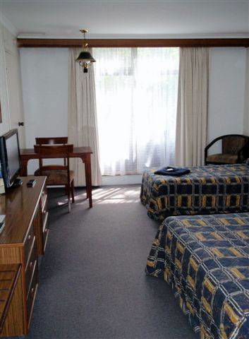 West Coaster Motel - Tourism Gold Coast 2