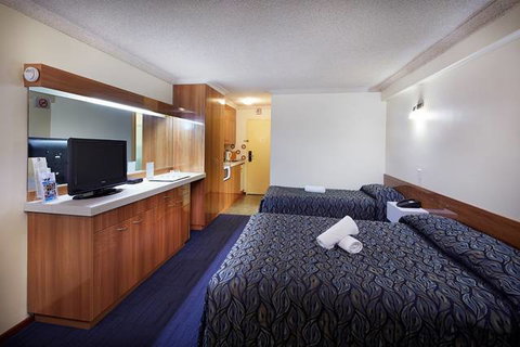 Windsor Lodge Como - Tourism Gold Coast 2