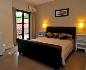 Waikiki Beach Bed And Breakfast - Tourism Gold Coast 2